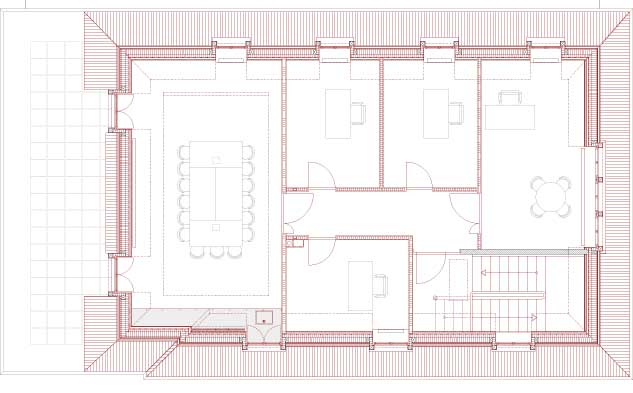 **Verwaltung Kantonales Lobor, Spannerstrasse, Frauenfeld Thurgau** Im Dachgeschoss wurden zusätzliche Büroräume und ein grosses Sitzungszimmer eingebaut. Stinseitig zum grossen Sitzungszimmer im Bereich des Kniestocks des Mansardendachs wurde unter dem Fenstersims des Dachfensters ein Küchenmöbel mit Kaffeemaschine und Lavabo eingebaut. Der Raum wird durch sechs Deckenleuchten von Foscarini ausgeleuchtet. Der Beamer ist an die Decke montiert.