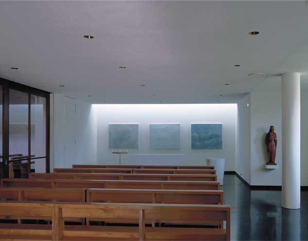 Umbau und Innensanierung Kirche St. Theresia, Zürich - Friesenberg ZH